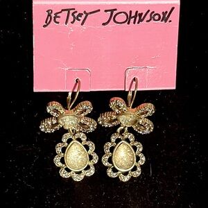 New Betsey Johnson Gold Flower Drop Earrings